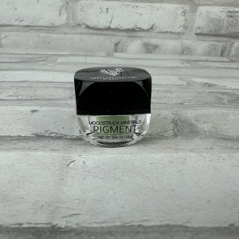 Younique Moodstruck Minerals Pigment Empowered Eye Shadow Lime Green NWOB